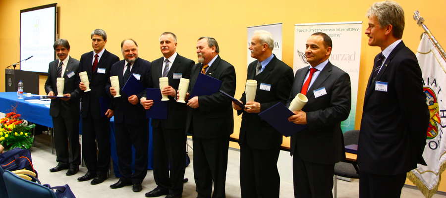 Burmistrz Gołdapi odznaczony wyjątkową różą