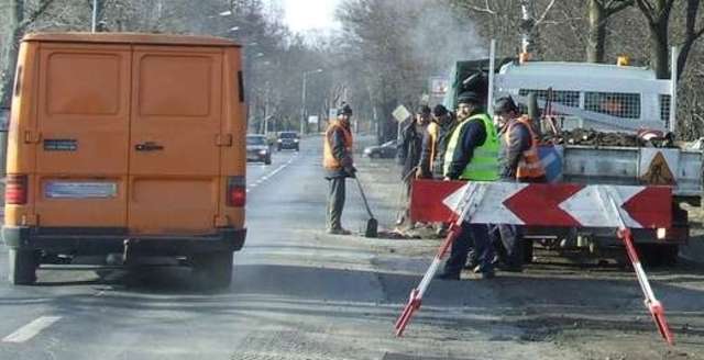 Utrudnienia w ruchu na skrzyżowaniu ulic Witosa i Hallera w Ostrołęce - full image