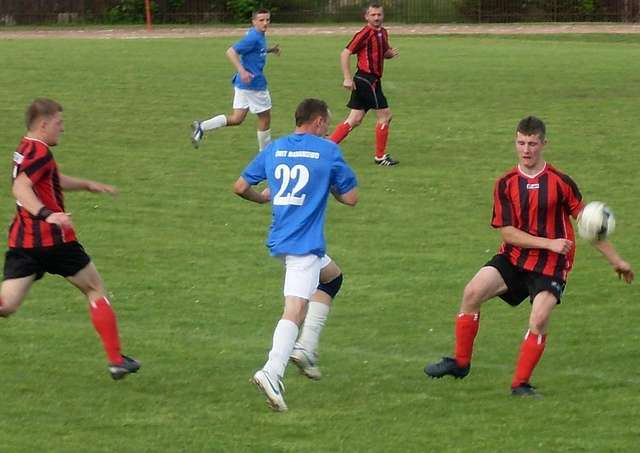 Piłka nożna: Świt Baranowo zremisował z Bartnikiem Myszyniec 1:1 - full image