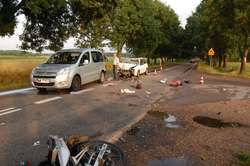 Wach: Pędzący samochód staranował motocyklistę