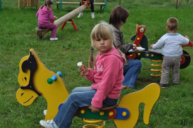 Zalas: Mieszkańcy spędzili niedzielne popołudnie wesoło, miło i rodzinnie - full image
