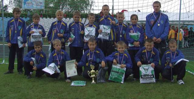 W roczniku 2000 i młodsi najlepsi byli piłkarze Korony HiD Ostrołęka - full image
