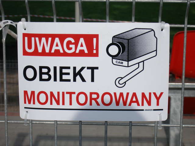 Kradła kosmetyki. Wpadła przez monitoring - full image