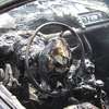 Auto stanęło w płomieniach. Ogień strawił całe wnętrze