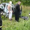Ford focus uderzył w drzewo. Nie żyje 8-latek. 