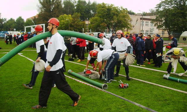 Strażacy z Braniewa uczestniczyli w zawodach strażackich w Olsztynie i Iławie - full image