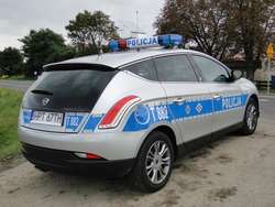 Policjanci będą szkolić się z jazdy autem. Będą skuteczniejsi?