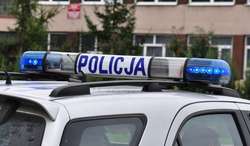 Ratunku, pomocy, ulatnia się gaz!, policjanci wyważyli drzwi