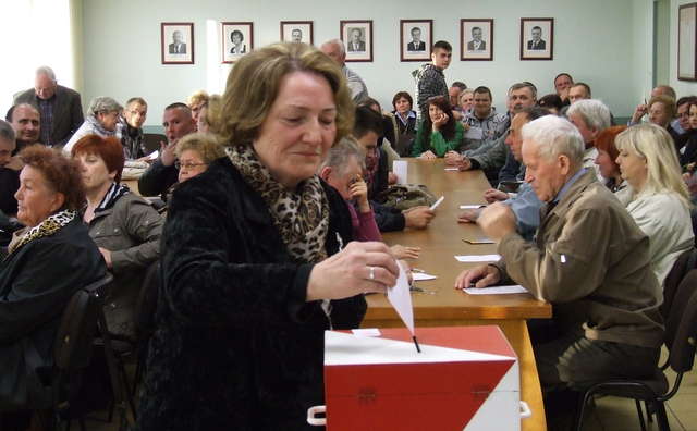 Ostrołęka: Stare Miasto głosowało - mieszkańcy wybrali nową radę osiedla - full image