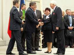 Prezesowi Leopoldowi Szostkowi i wiceprezes Sabinie Buraczewskiej list gratulacyjny wręczył prezydent Bronisław Komorowski.