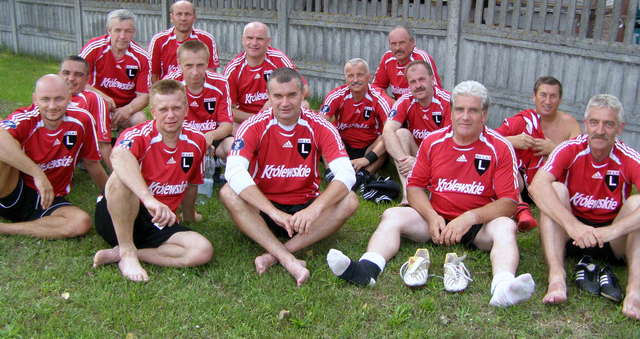 Baranowo: Sportowe zmagania oldbojów i młodzików na festynie rekreacyjnym - full image