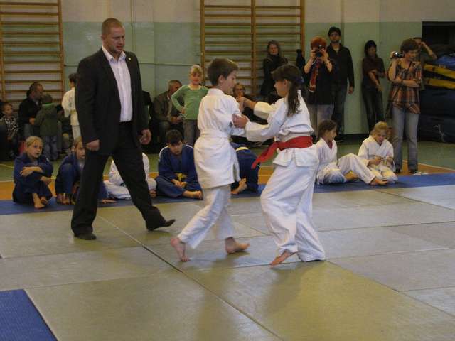 Judo to nie tylko rywalizacja, to także sportowe umiejętności, których zawodnikom Tatami nie brakuje - full image