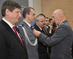 Medal za zasługi otrzymał także podinspektor Robert Muraszko, zastępca elbląskiego komendanta policji