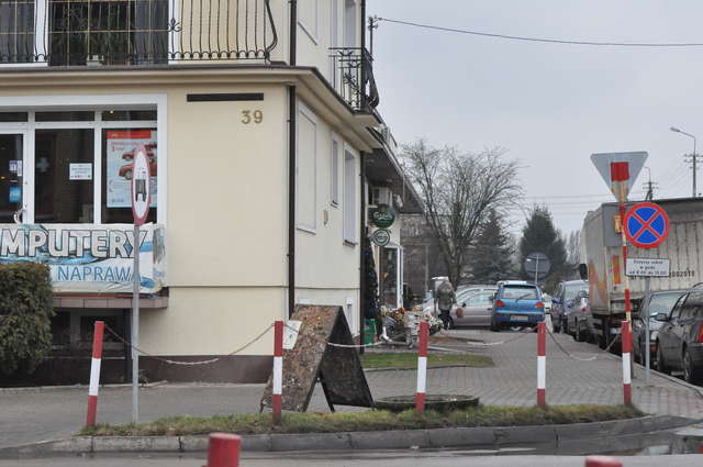 Centrum Żuromina. W tym miejscu napastnicy pobili swoją ofiarę - full image