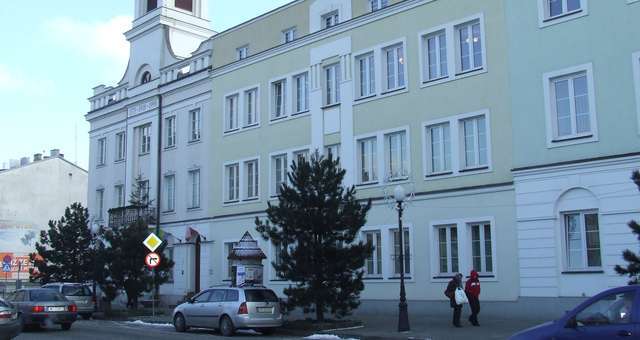 Ostrołęka Urzędnicy miejscy i powiatowi nie muszą zaciskać pasa - full image
