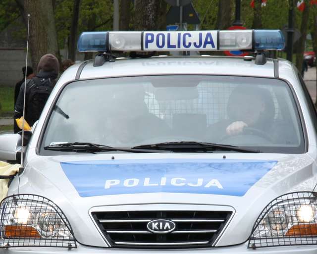 Okradł śpiącego na ławce, po czym włamał się do jego mieszkania - full image