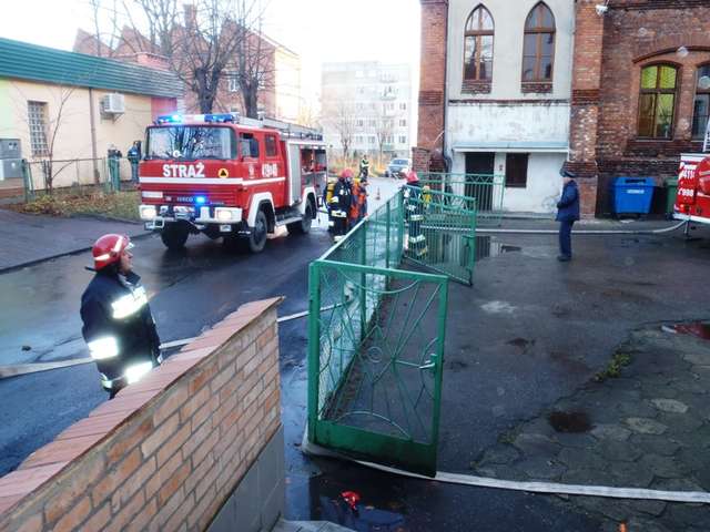 Kolejne strażackie ćwiczenia odbyły się w zakładzie karnym - full image