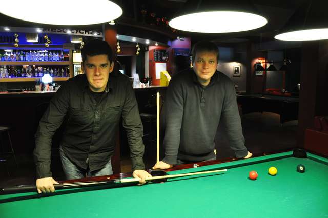 Marcin Zmysłowski i Sebastian Sułecki zapraszają na turniej bilardowy. - full image