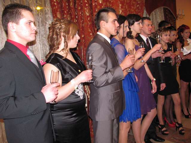 Studniówka Zespołu Szkół nr 6 w Ełku - full image