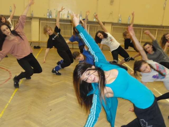 W czasie zimowych warsztatów dzieci uczyły się pod okiem tancerzy z programu You Can Dance - full image