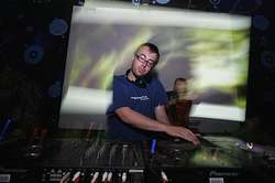 Gratka dla fanów muzyki klubowej! W Mławie wystąpi Dj Adamus