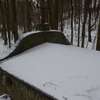 Chuligani zdewastowali stary grobowiec
