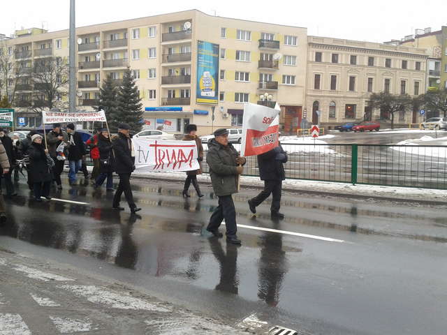 Nie damy się upokorzyć. Protest w obronie TV Trwam - full image
