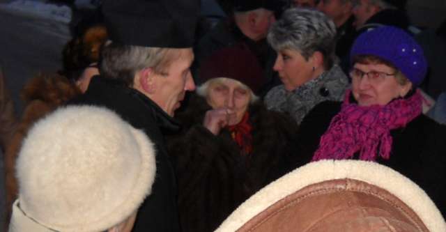 Tak w niedzielę parafianie żegnali księdza - full image