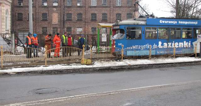 Awaria zwrotnicy zatrzymała ruch tramwajów na pół godziny - full image