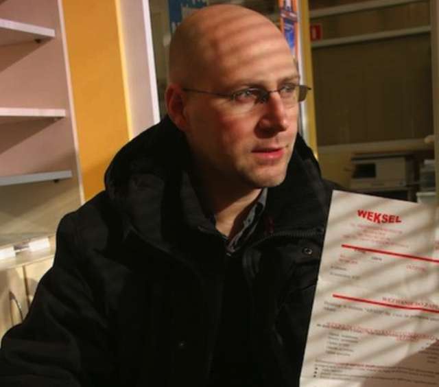 Oszust podał adres pana Andrzeja, a ten ma teraz zapłacić dwie kary za jazdę bez biletu
- full image
