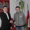Krzysztof będzie promował gminę Karniewo, wójt podpisał z nim umowę!