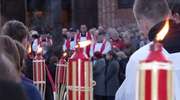 Tłumy na drodze krzyżowej ulicami Mławy 