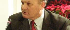 Felieton: Zbigniew Nowak mógłby odkurzyć esbecję