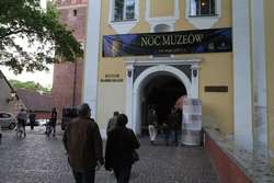 Nie możesz spać w nocy? Idź do muzeum!