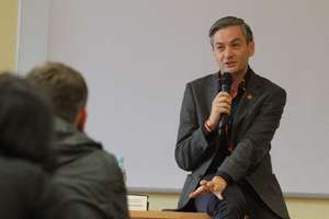 Robert Biedroń w Olsztynie. Studenci odpytali posła