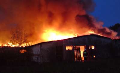 Pożar w Kruklankach gasiło 64 strażaków