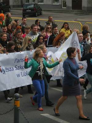 Studenci bawią się na Juwenaliach. Zdjęcia i film