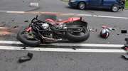 Pies wbiegł na drogę, motocykl wylądował w rowie