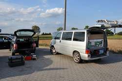 Policjanci z ostrowskiej komendy odzyskali skradzionego VW i zatrzymali troje Litwinów