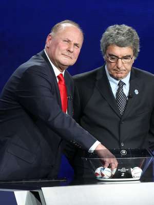 Jan Tomaszewski z Dino Zoffem podczas losowania Euro 2012
