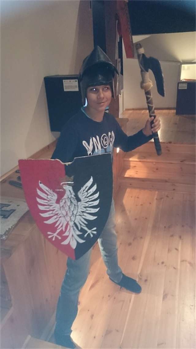 Na pamiątkowej fotografii przed muzeum