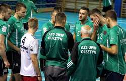 AZS UWM II
Olsztyn - Memoriał prof. Wiktora Wawrzyczka w siatkówce. Nz: Mecz AZS UWM II Olsztyn - Trefl Lębork.