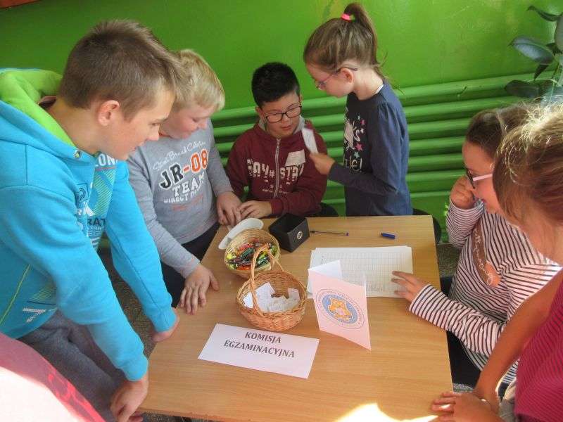 Komisja egzaminacyjna czeka na uczniów
