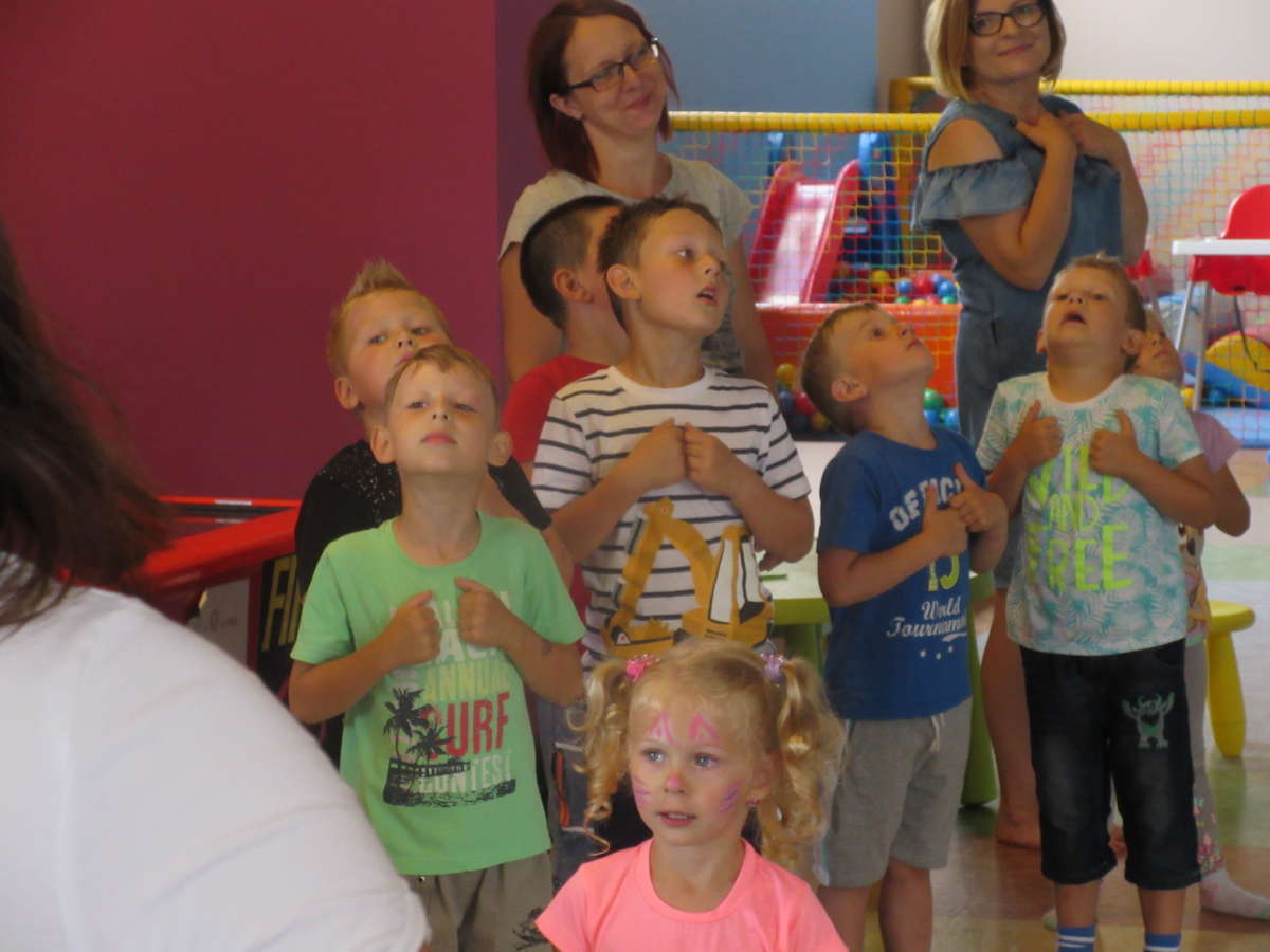 Podczas wsĻolnych zabaw w brodnickim Mini Disco