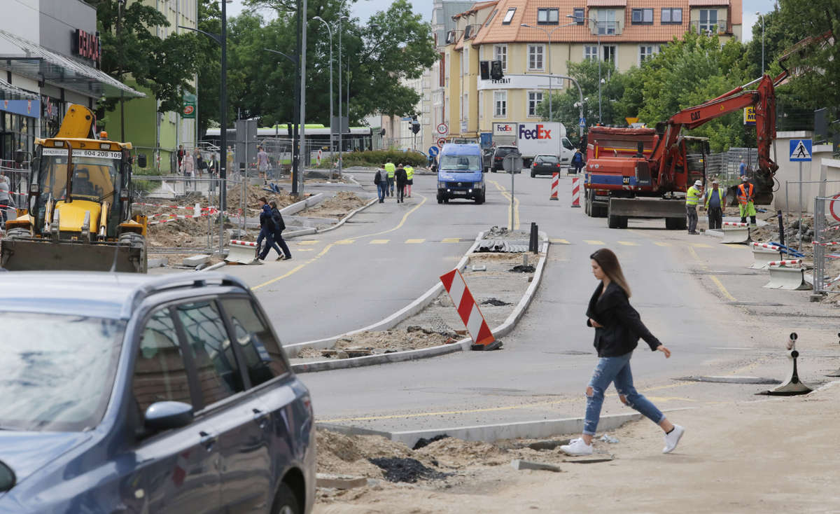 ul. Partyzantów drugi odcinek, jest już asfalt