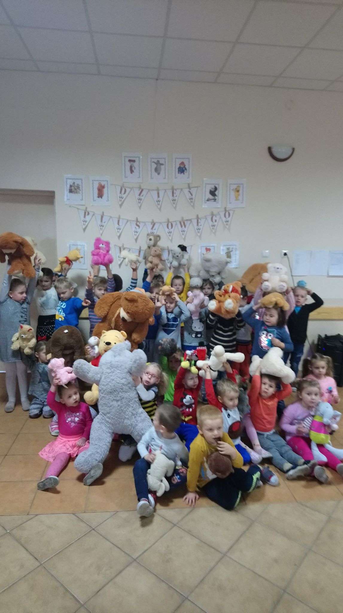 Podczas Dnia Pluszowego Misia u przedszkolaków w Zajączkowie