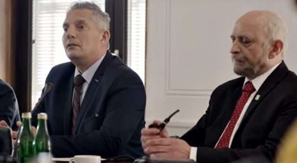 Andrzej Wejngold w towarzystwie reżysera Patryka Vegi