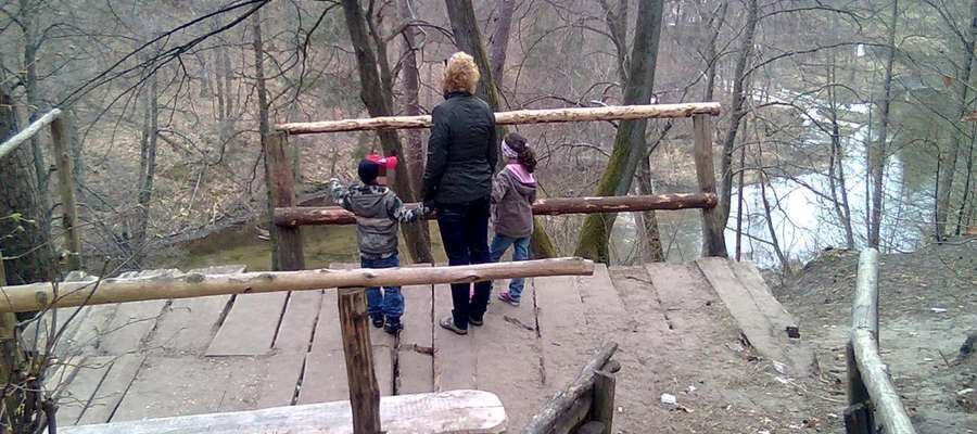 Zniszczona wioska indiańska w Lesie Miejskim