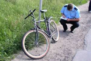 Zastąpił drogę pijanemu rowerzyście i powiadomił policję