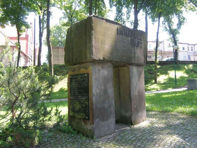 Gołdap: pomnik Immanuela Kanta